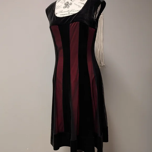 Connected Apparel Black and Red Mini Dress - Picture 3 of 10